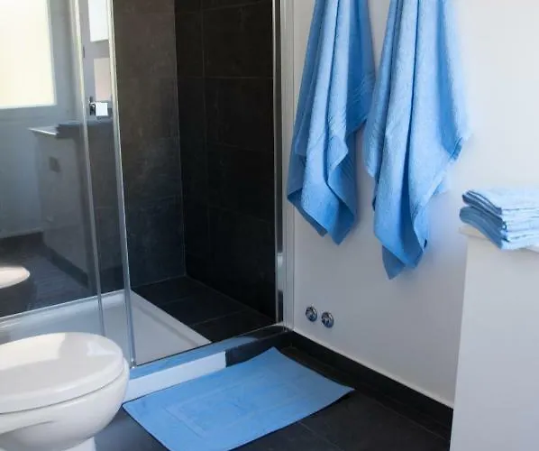 Pine Tree Apartament Віавіа